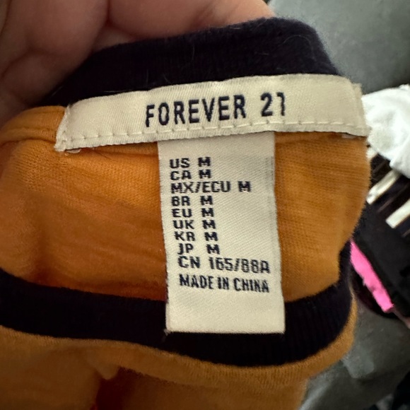 Forever 21 t shirt - Picture 2 of 2